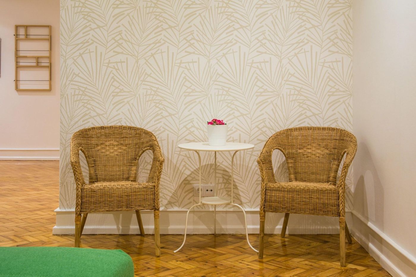 Home-Out-Rooms---Apartments-Room-17