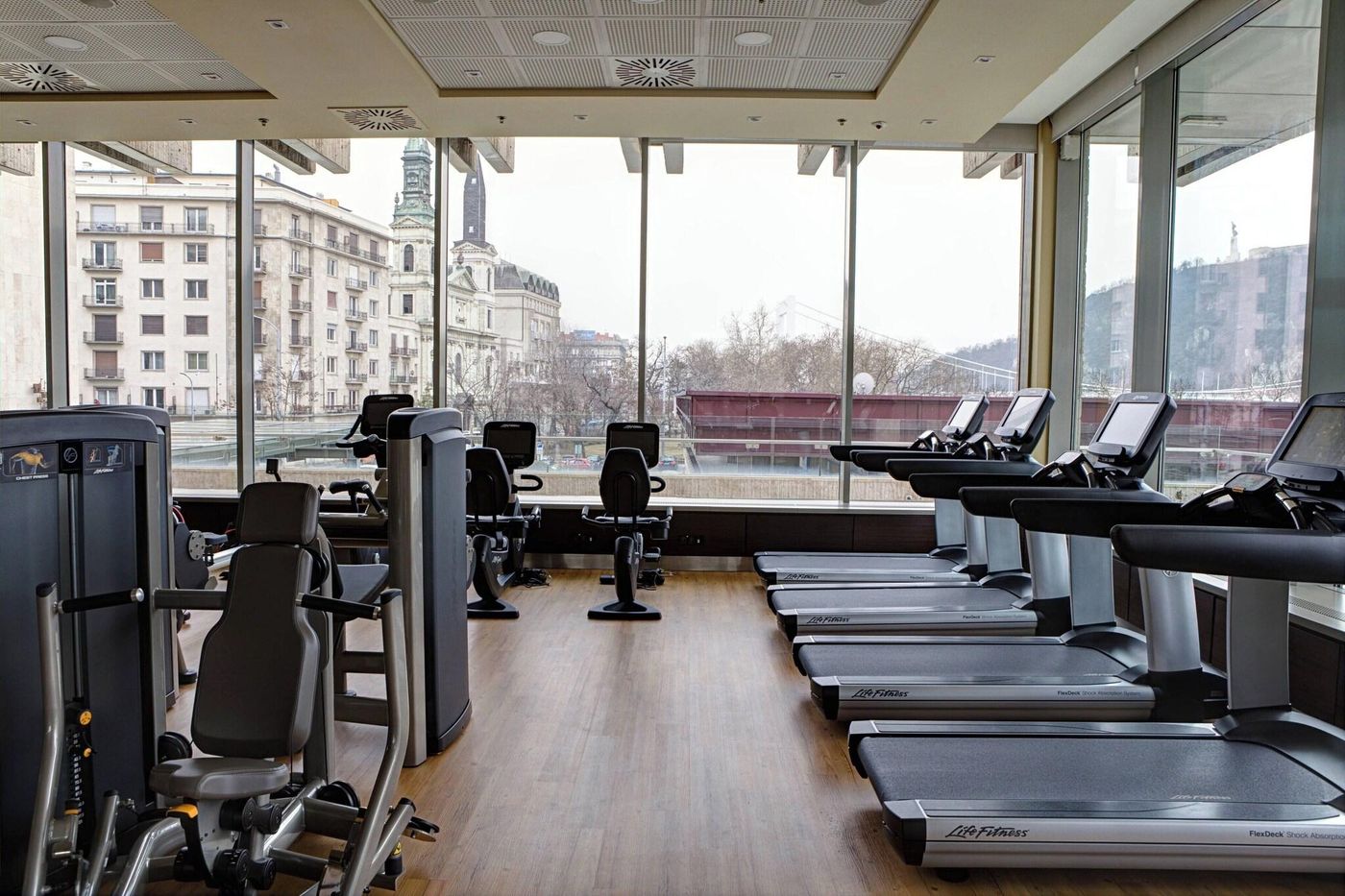 Marriott-Hotel-Budapest-Sports-and-Entertainment-80