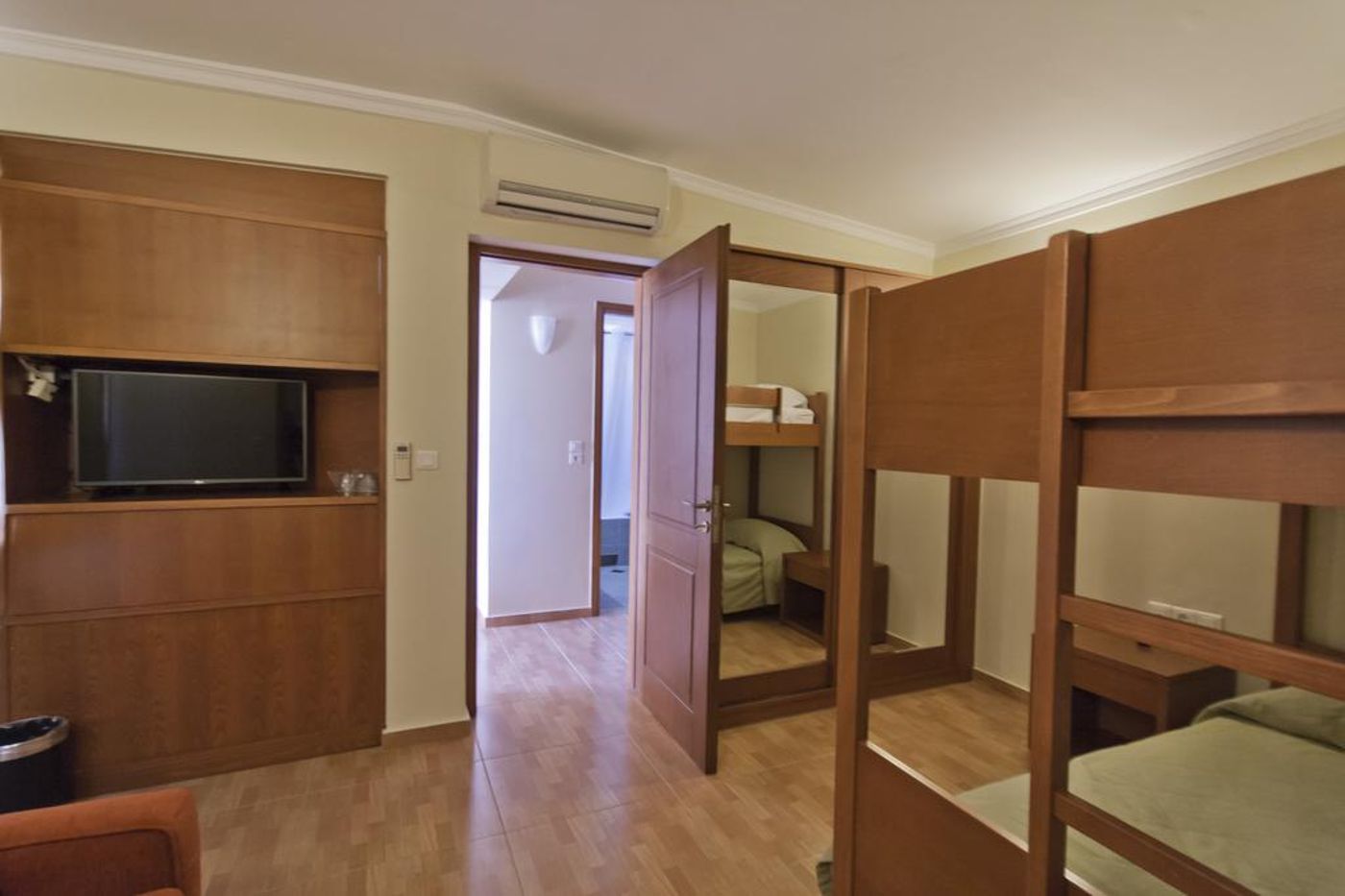 Hydramis-Palace-Beach-Resort-Room-60