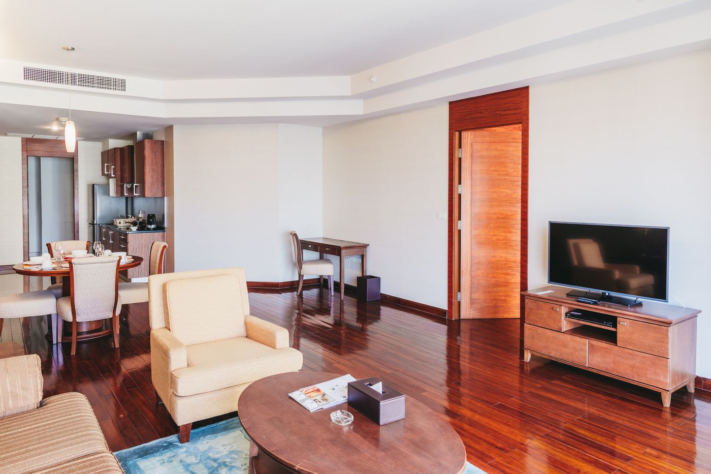 Column-Bangkok-Room-32