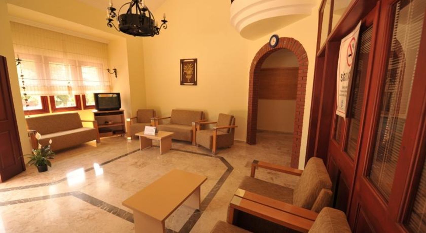 Belcehan Beach Hotel