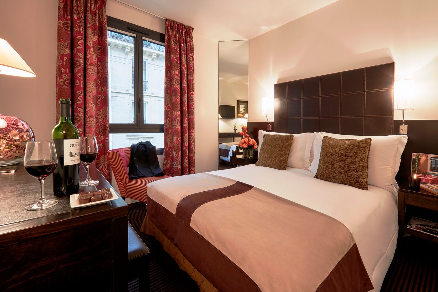 Plaza-Tour-Eiffel-Room-16