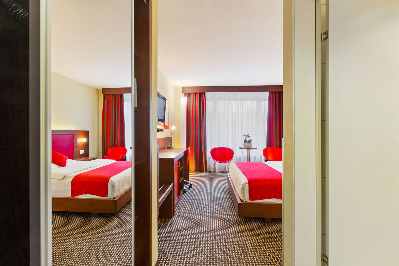 Hotel Conti-Switzerland-Zurich-Room-8