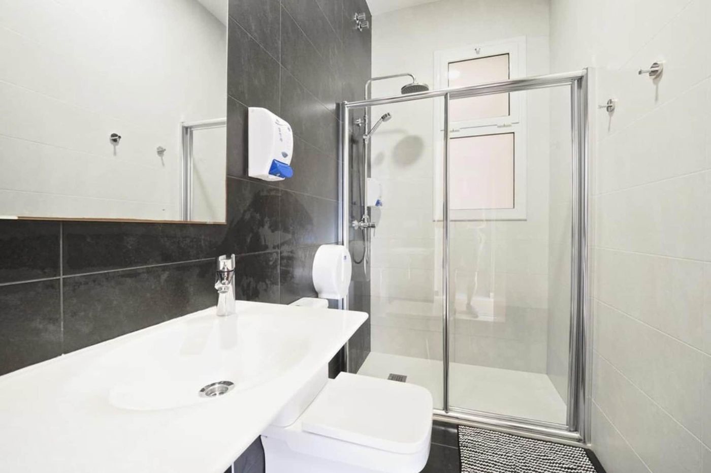 Pensión Peiró-Spain-BARCELONA-Room-5