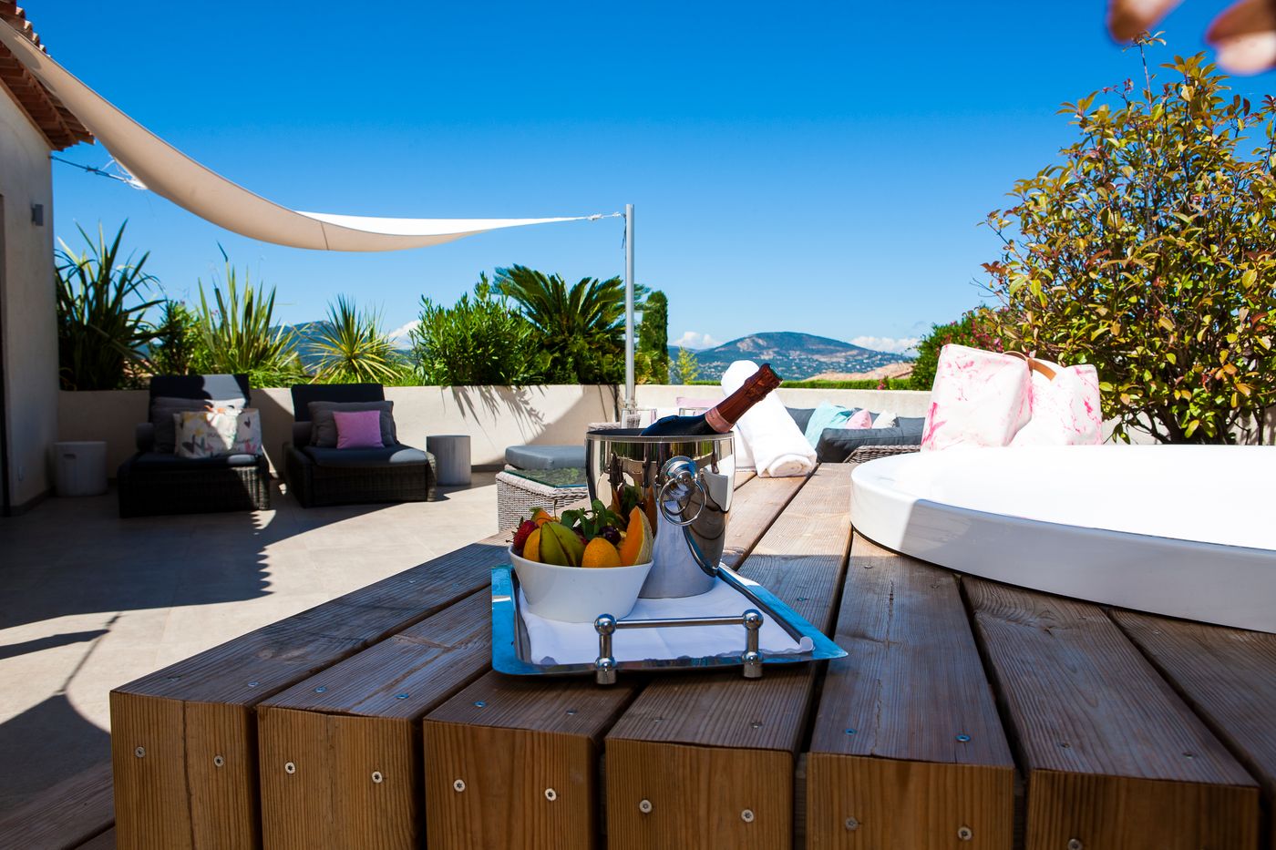 Font-Mourier-Hotel-Room-8