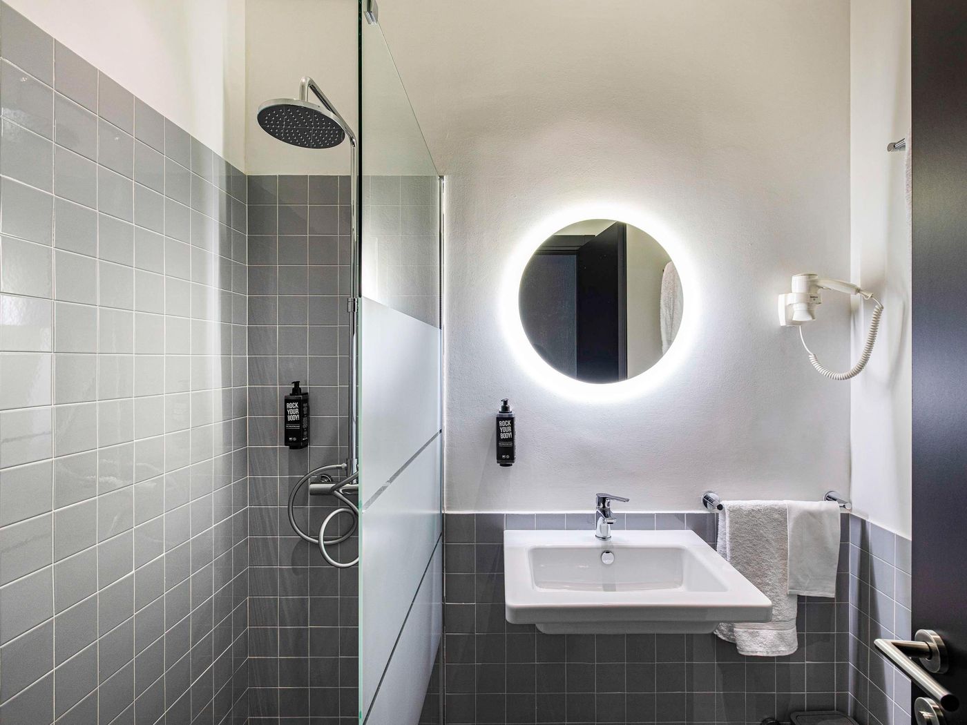 Ibis-Styles-Roma-Aurelia-Room-38