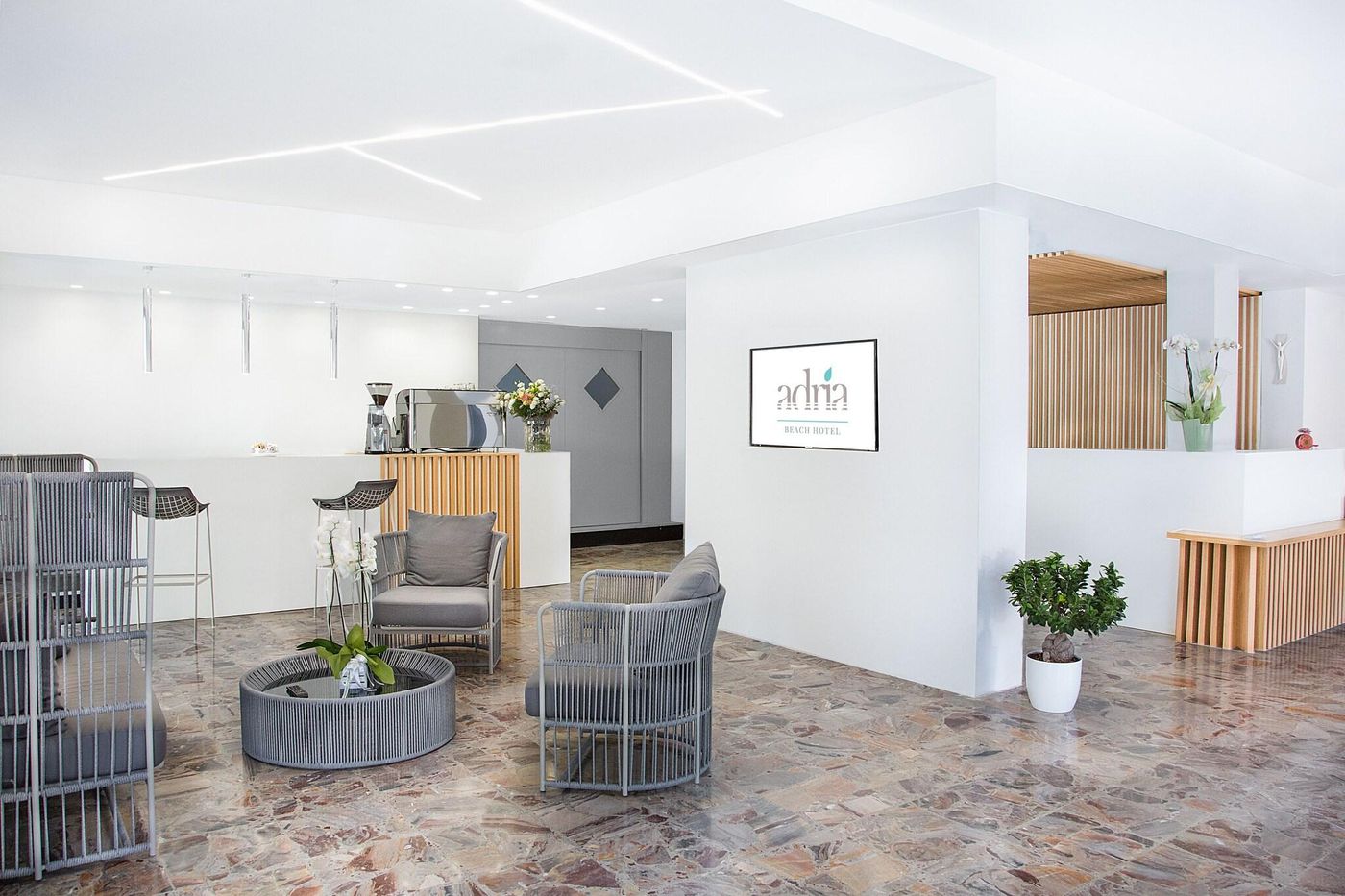 Hotel Adria-Italy-ALBA ADRIATICA-General view-7