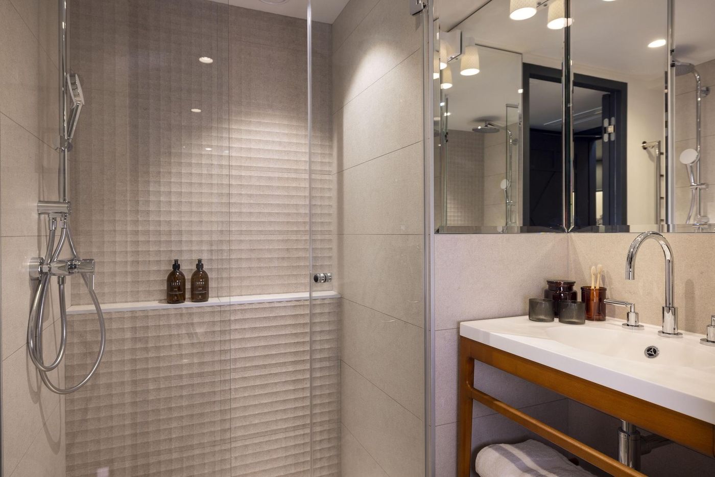 Quinzerie-Hotel---Tour-Eiffel-Room-44