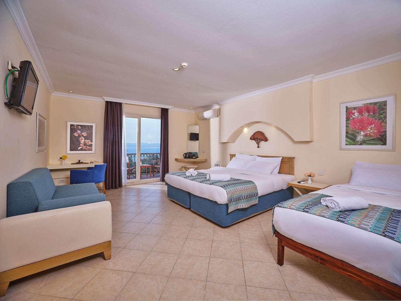 Club-Resort-Atlantis-Room-30