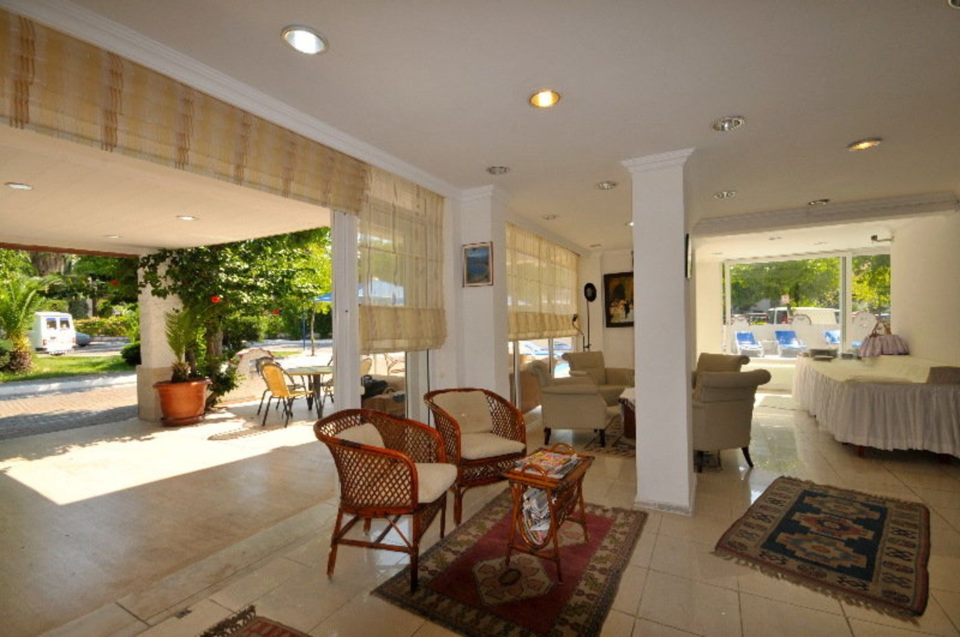 Villamar-Hotel-Lobby-15