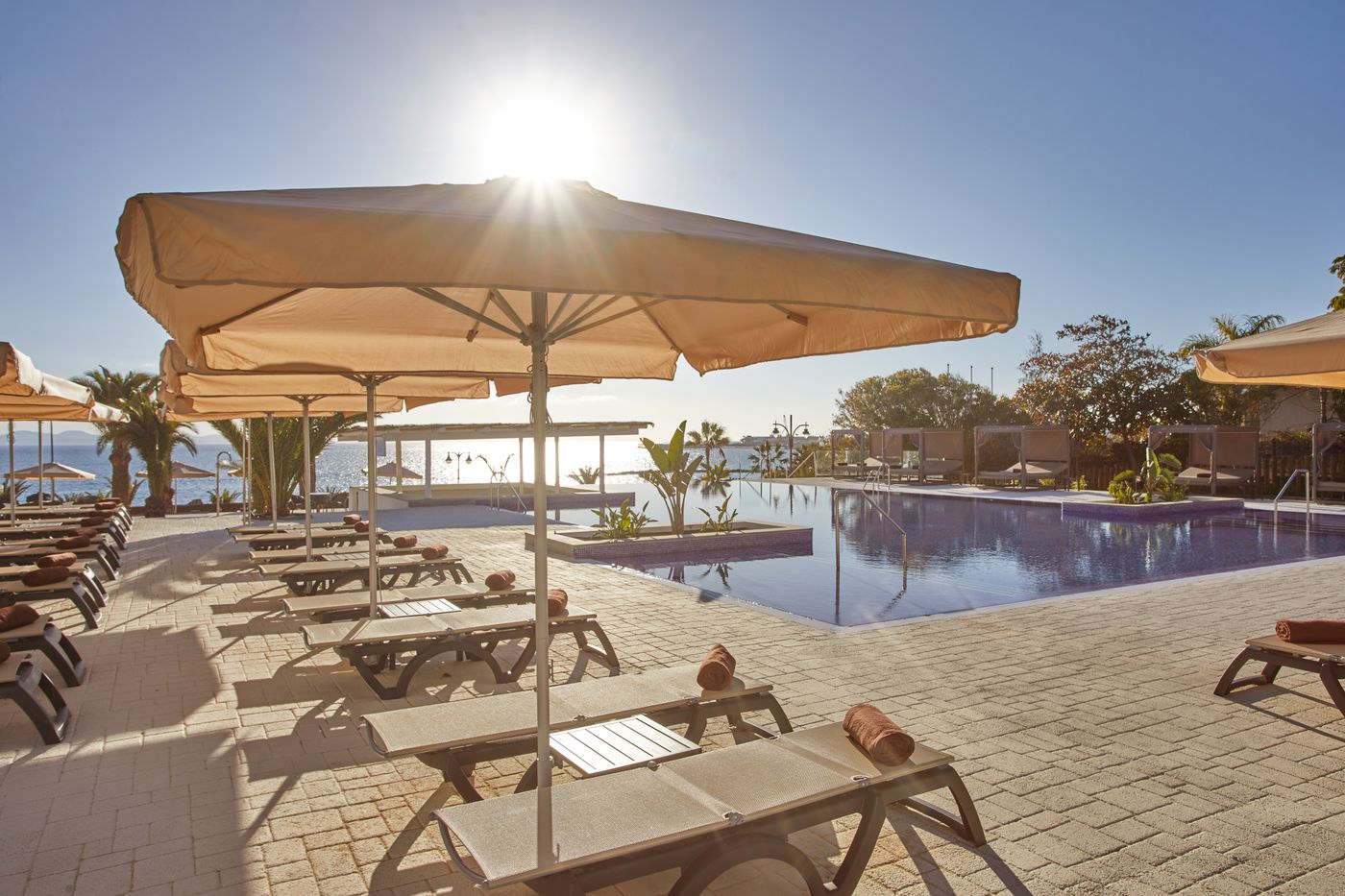 Dreams-Lanzarote-Playa-Dorada-Resort---Spa-Pool-13