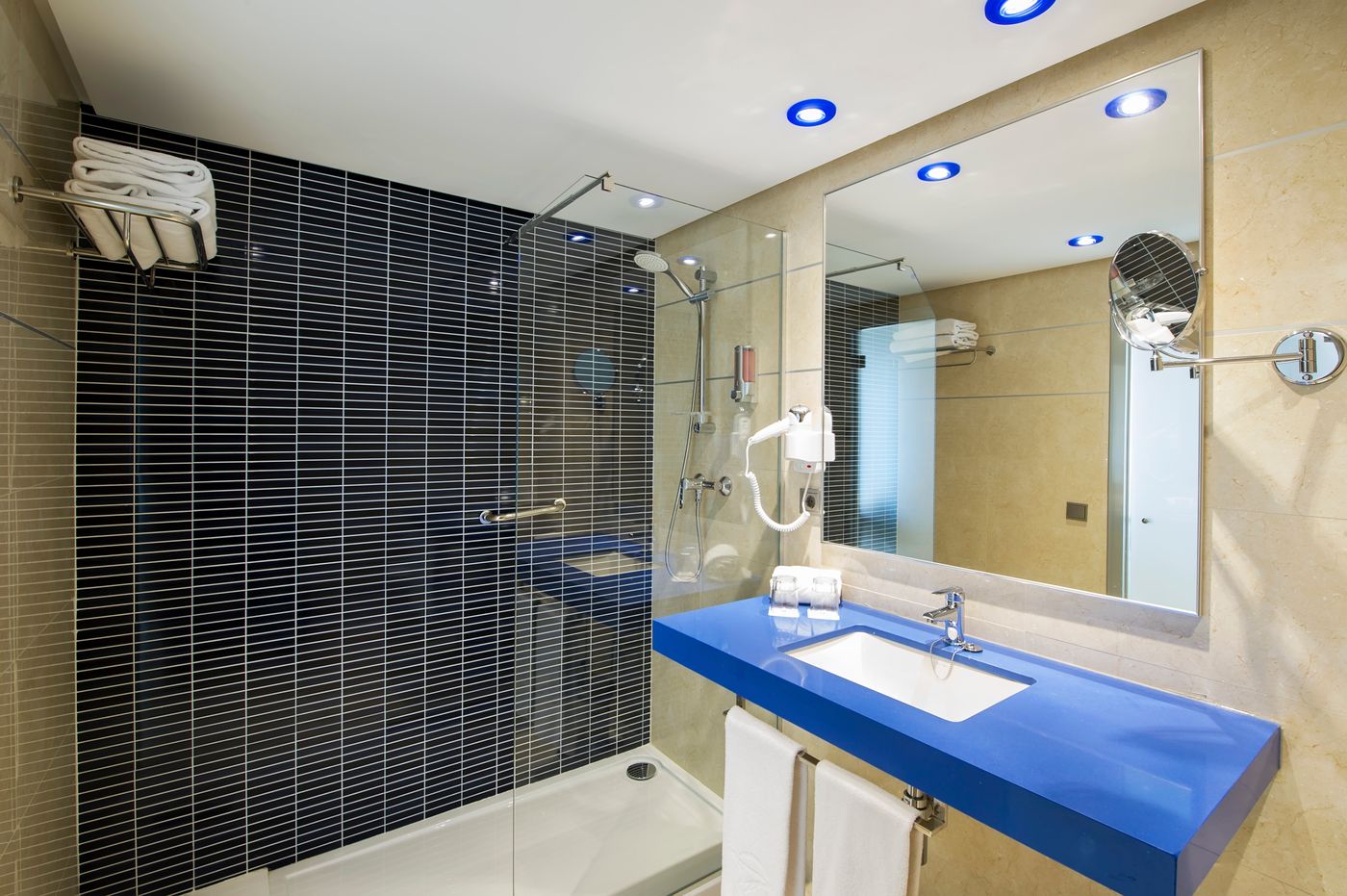 Globales-Playa-Estepona-Room-36