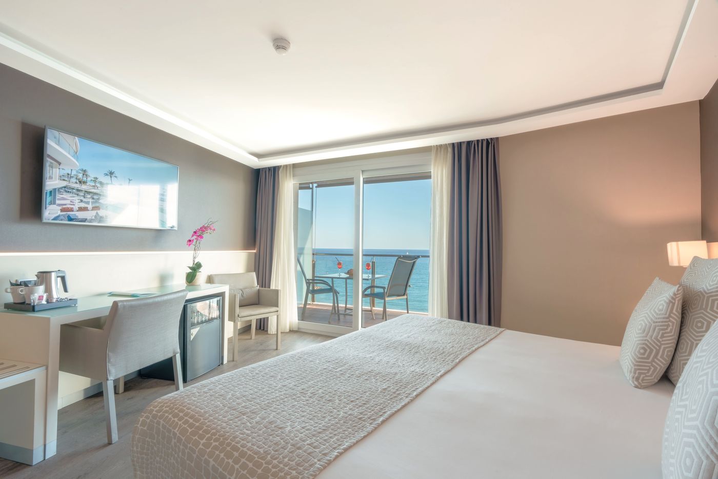 Calipolis-Hotel-Room-29