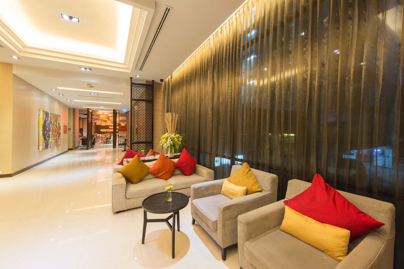 Mida-Hotel-Ngamwongwan-Lobby-5