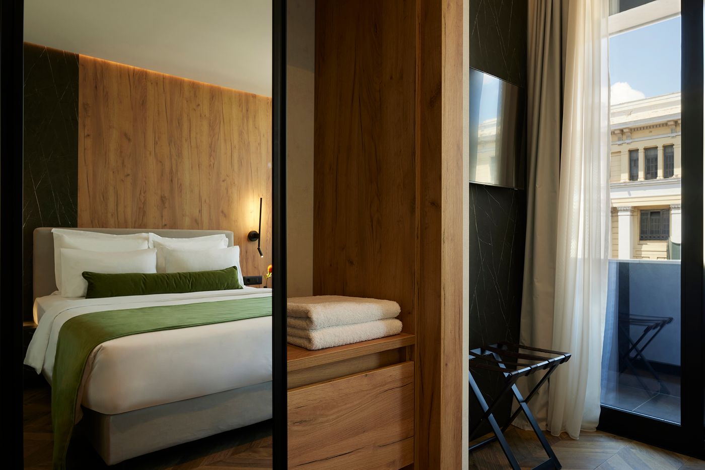 The-Port-Square-Hotel-Room-39