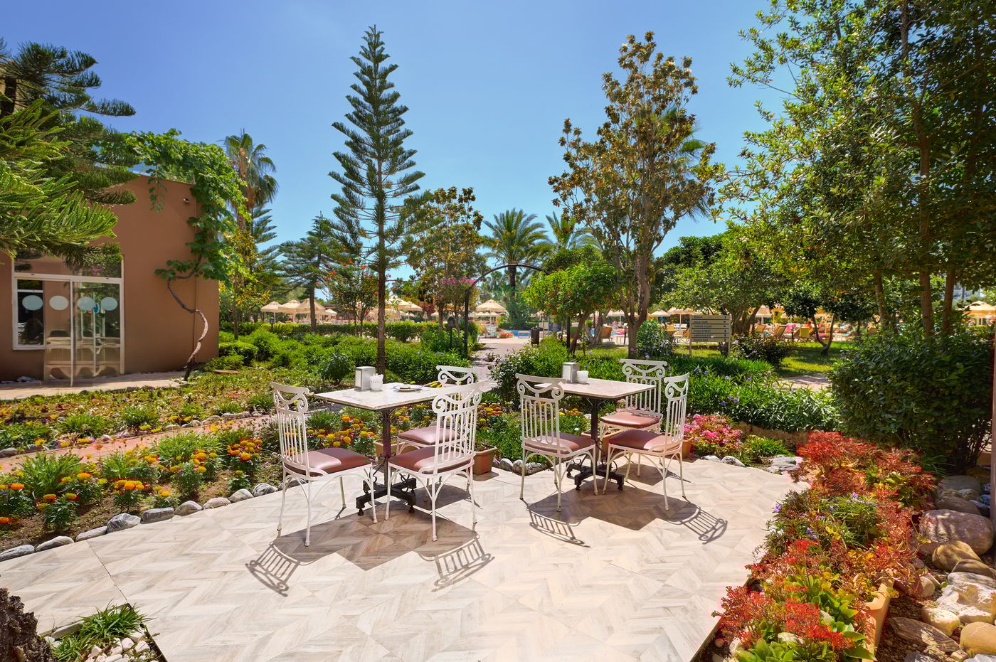 Seaden Sea World Resort And Spa