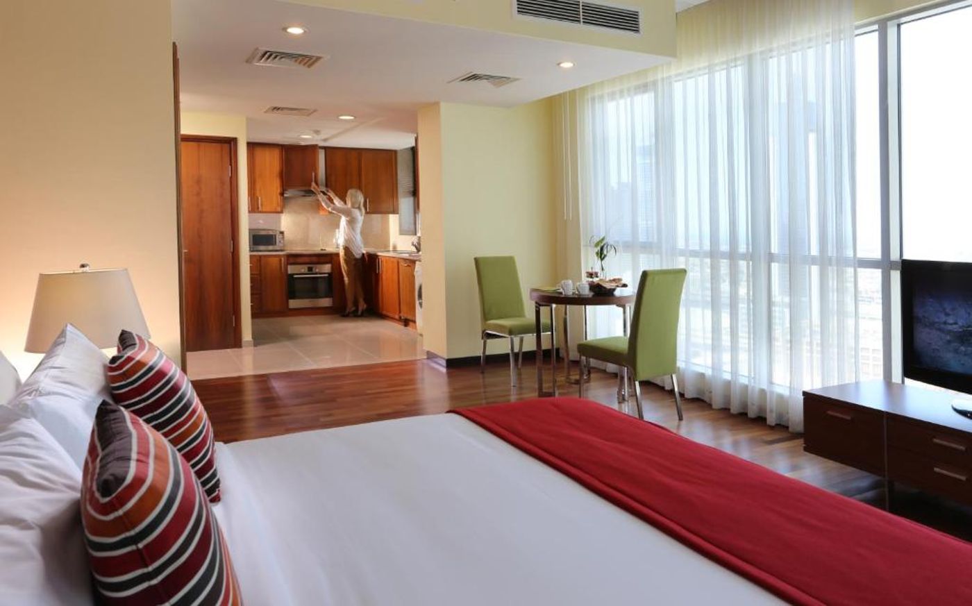 Ramada-by-Wyndham-Downtown-Dubai-Room-25