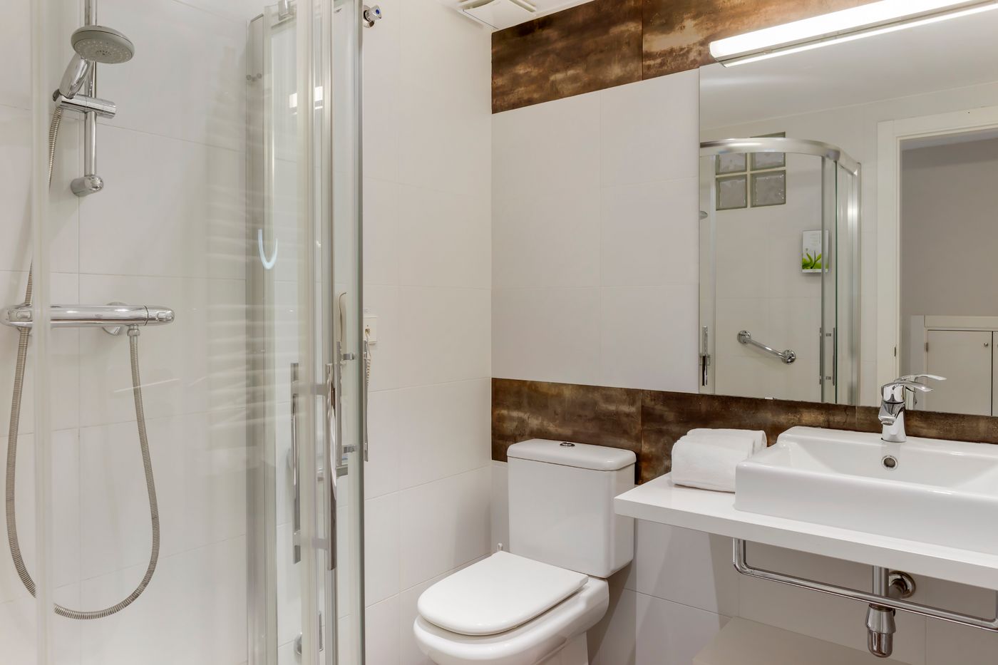 Los-Amigos-Beach-Club-Room-28