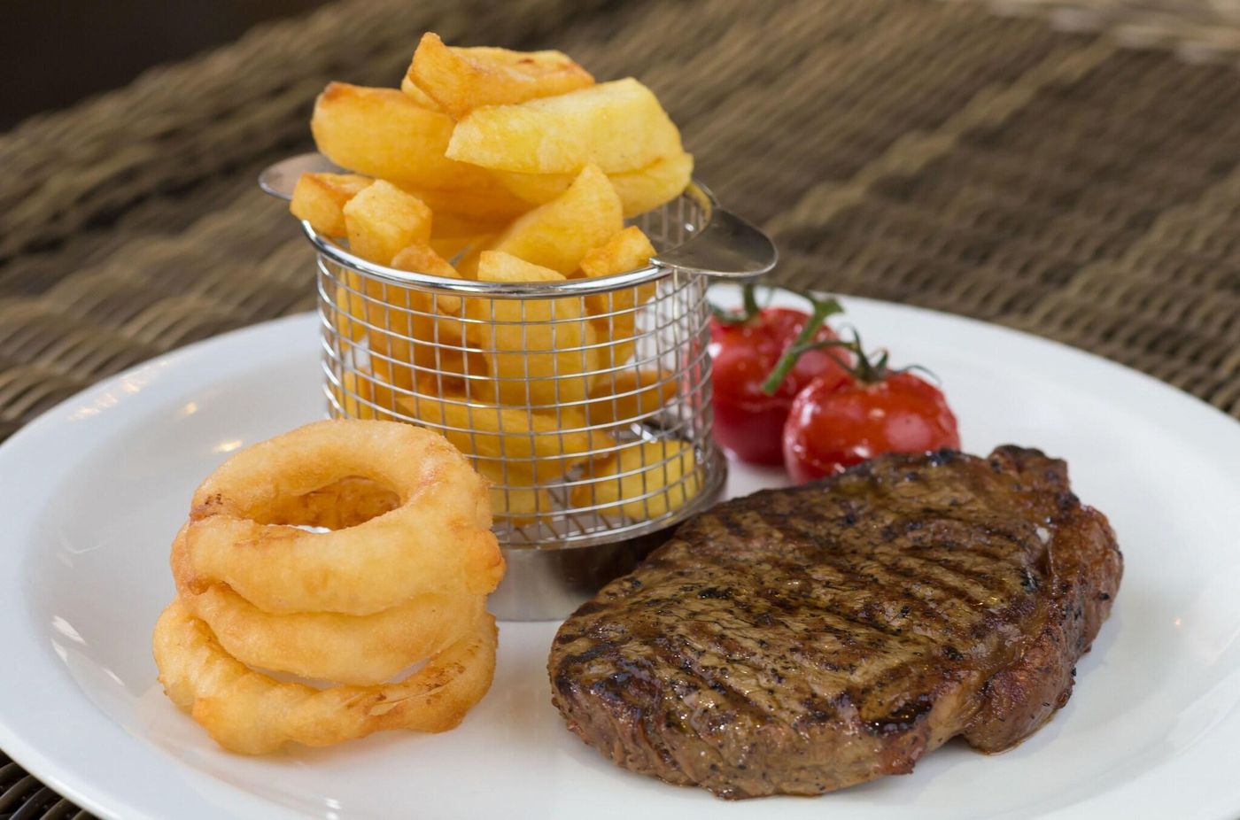 Cobo-Bay-Hotel-Restaurant-23