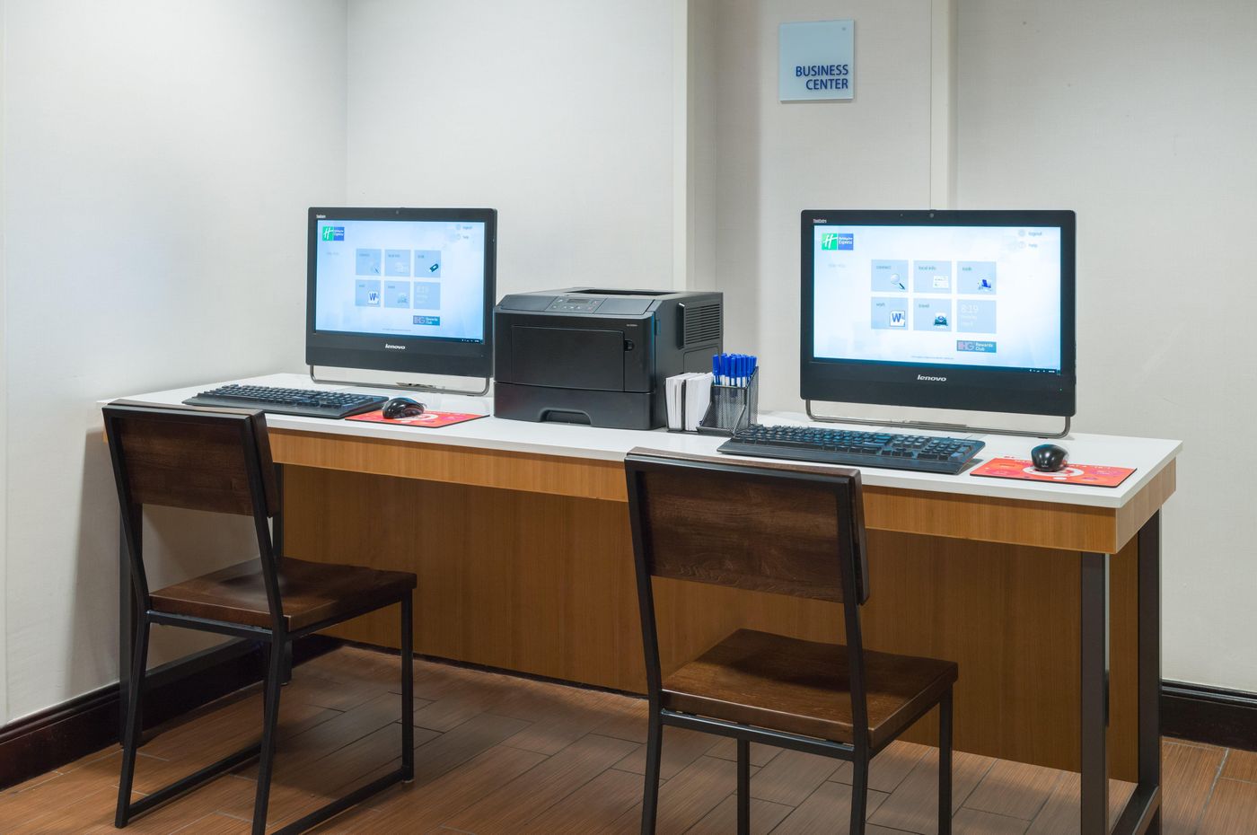 Holiday-Inn-Express-New-York-City-Times-Square-General-view-14