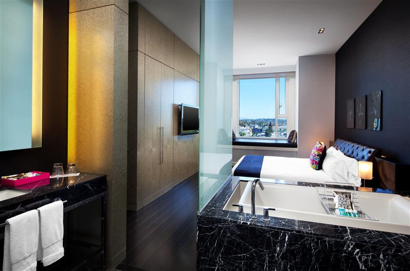 W-Hollywood-General-view-44