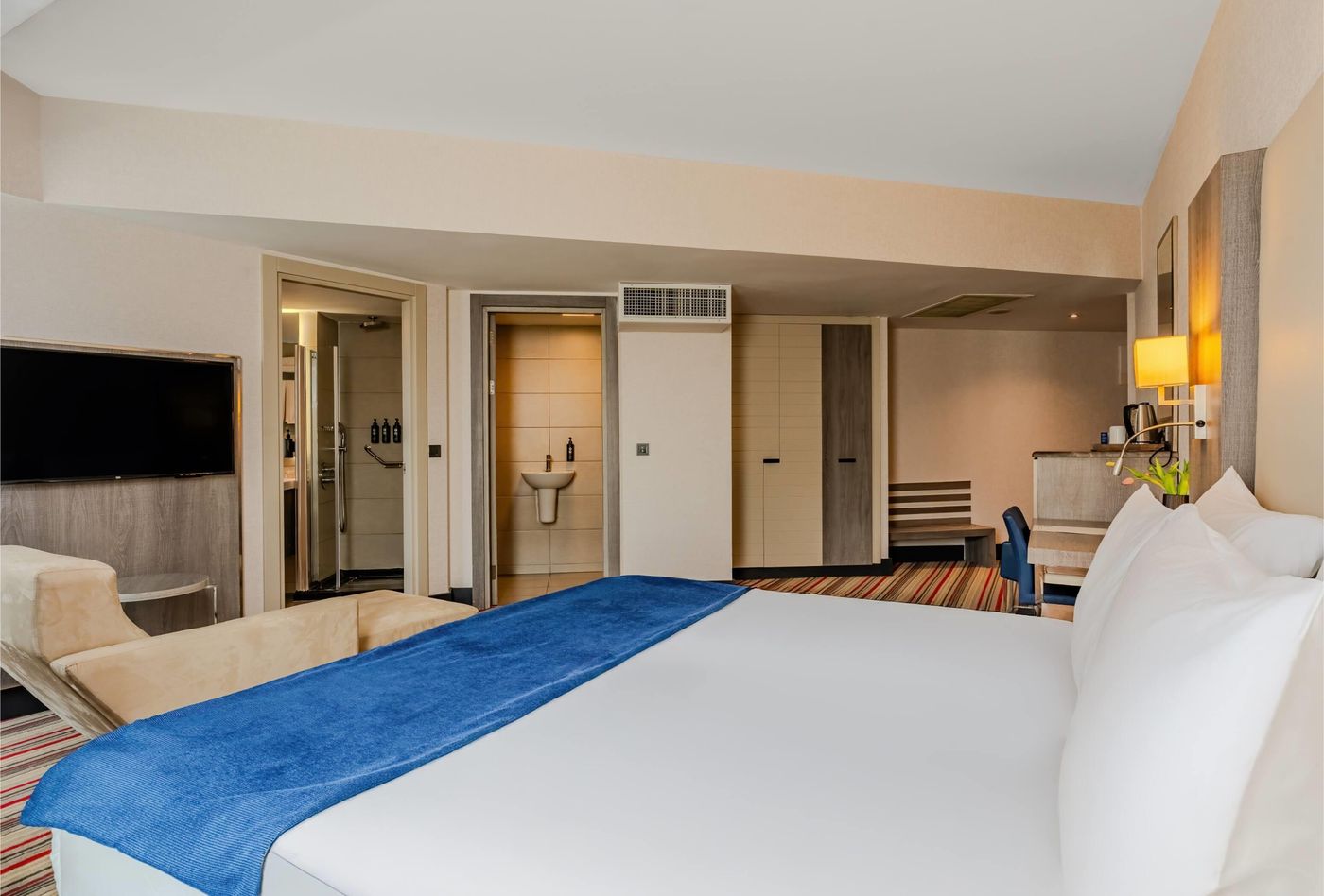 Ramada-Plaza-Izmir-Room-26