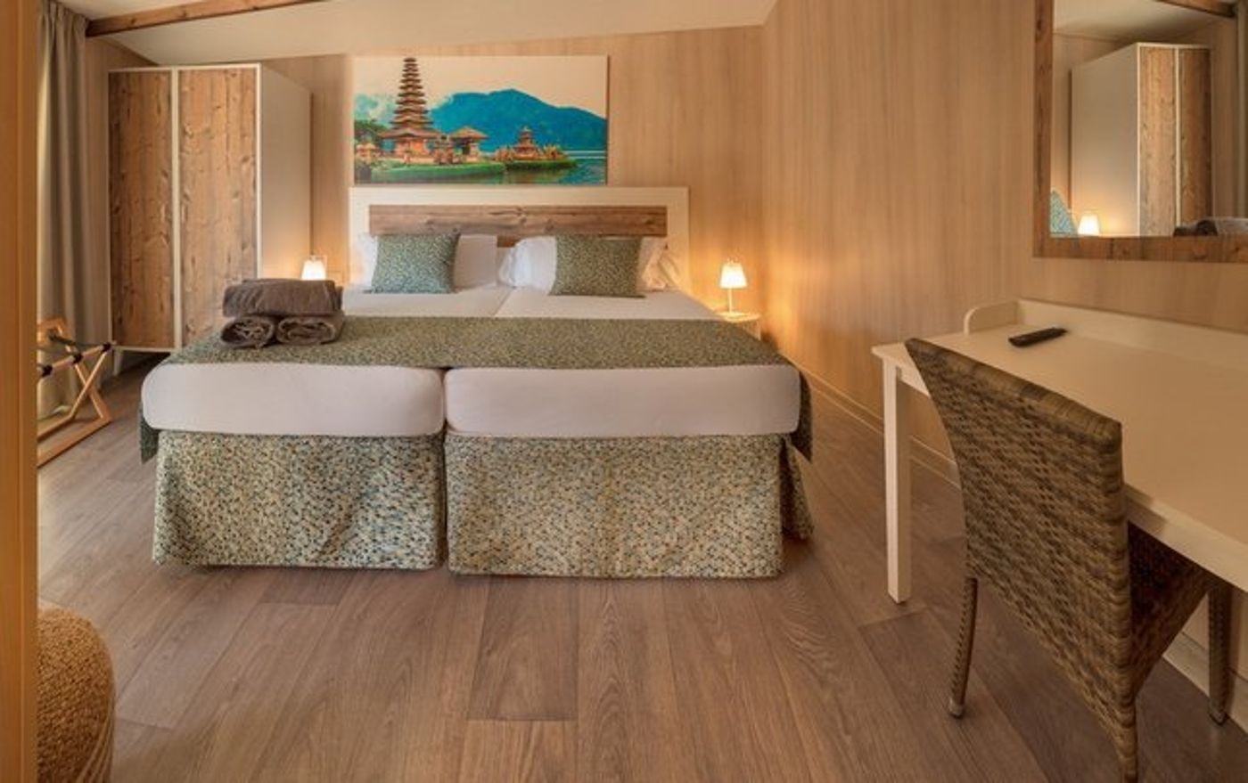 Magic Natura Animal Waterpark and Polynesian Lodge Resort