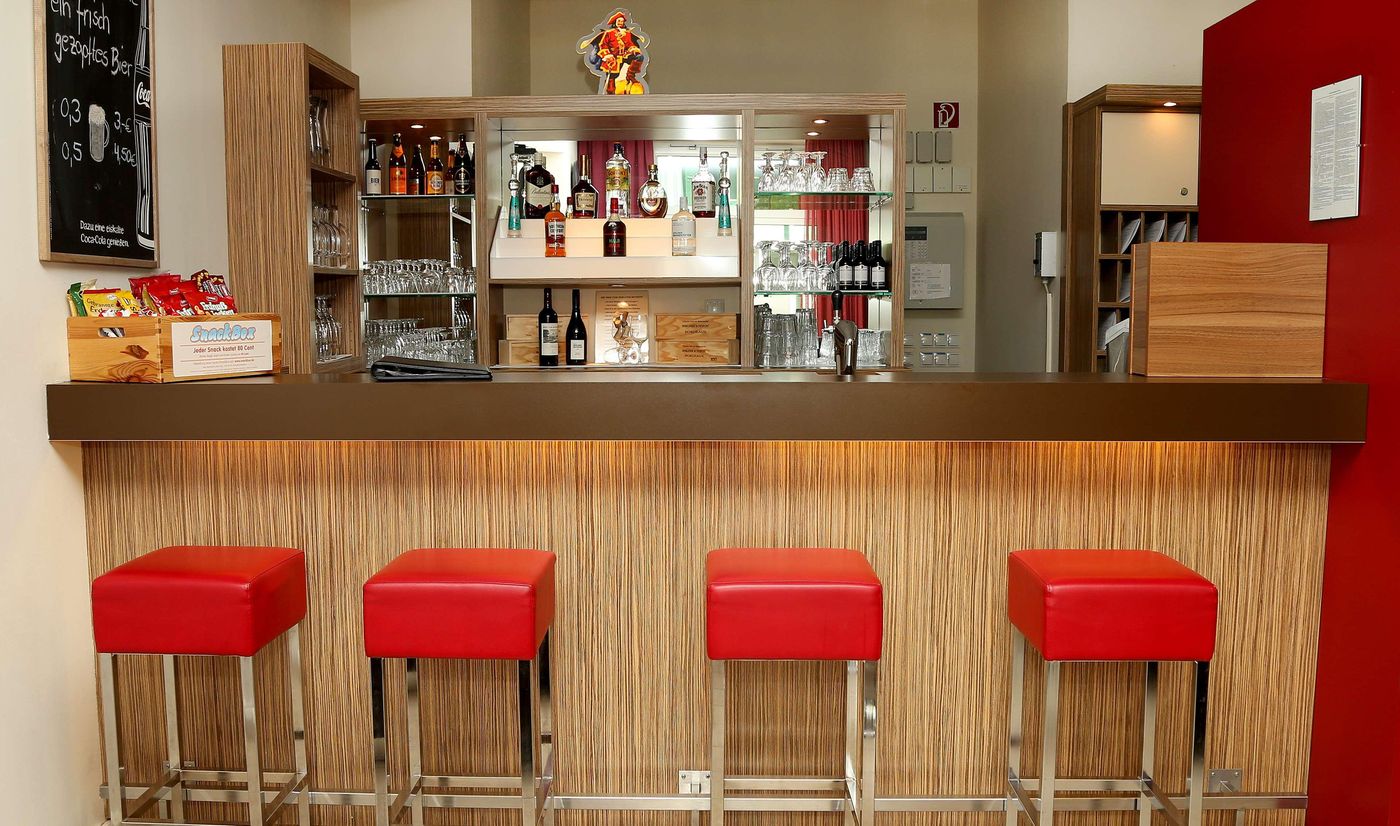 B-B-HOTEL-Berlin-Mitte-Bar-13