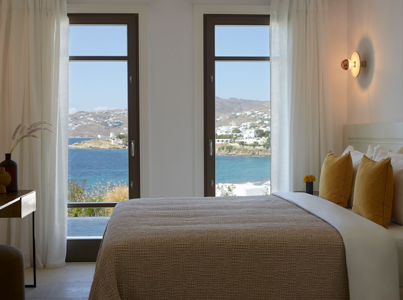 Bonzoe-Suites---Villas-Room-26