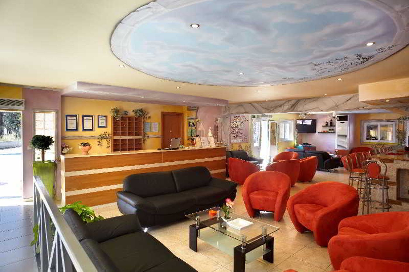 Marietta-Aparthotel-Lobby-21