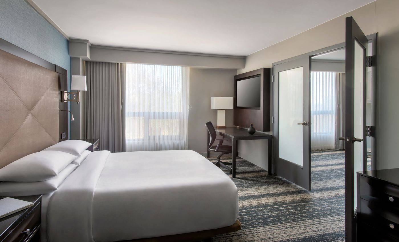 Boston-Marriott-Burlington-Room-19