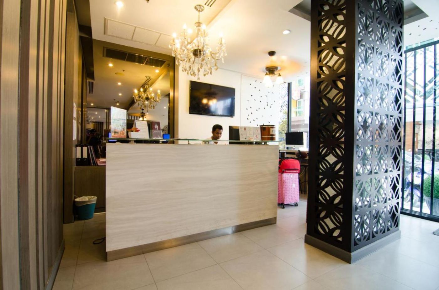 Mirage-Express-Patong-Phuket-Hotel-Lobby-34