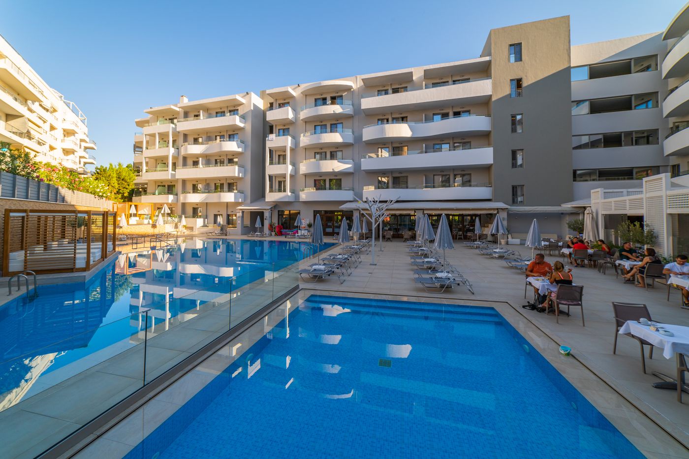 Bio-Suites-Hotel-Pool-4