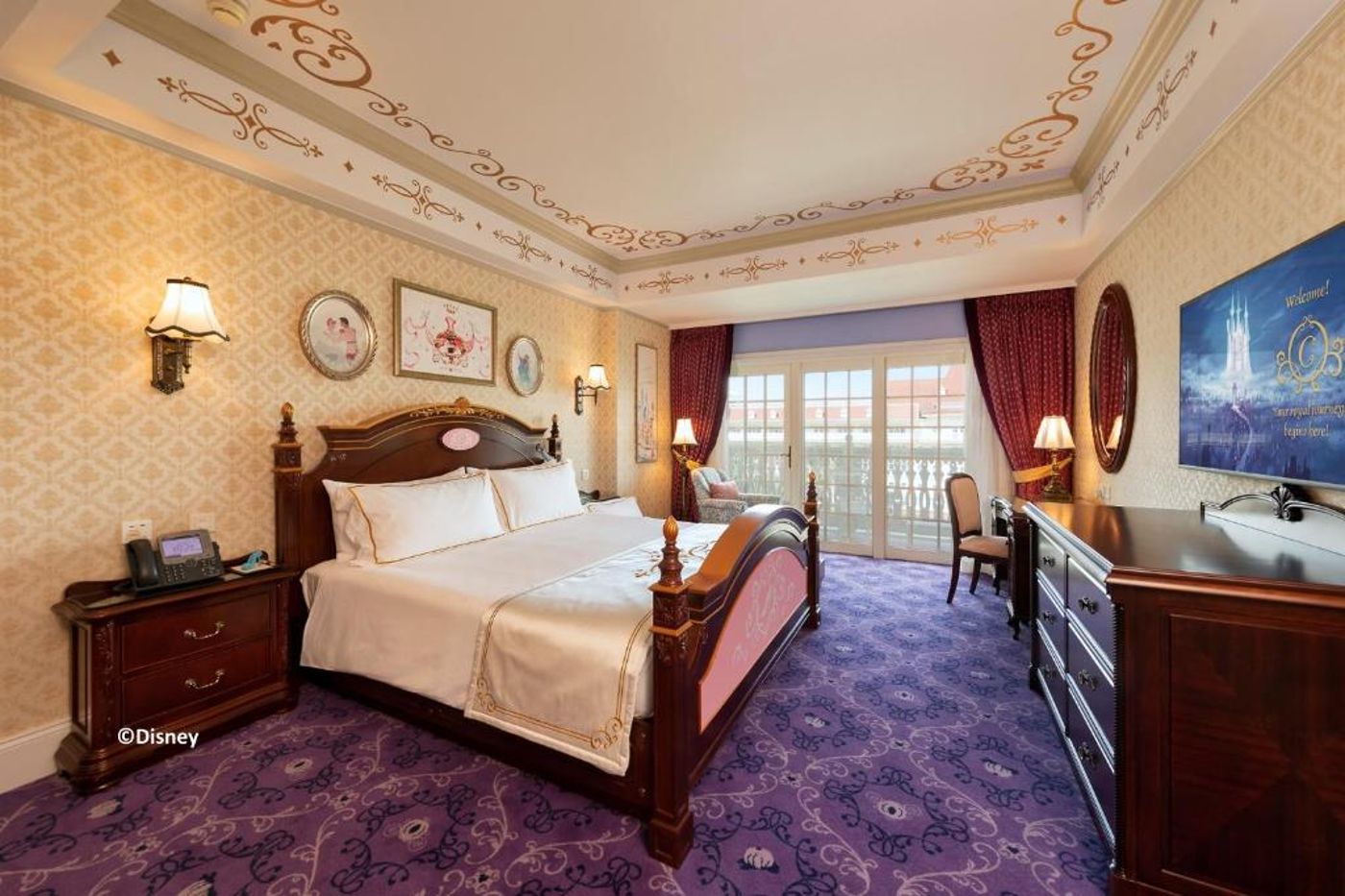 Hong-Kong-Disneyland-Hotel-Room-14
