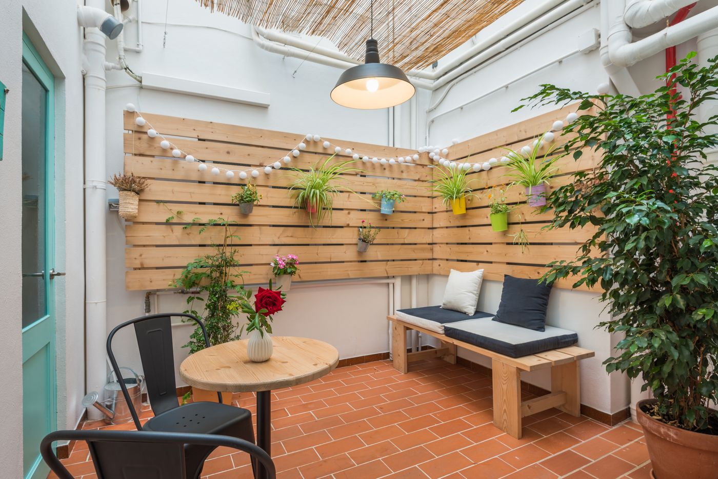 Hostal-JUME-Lobby-36