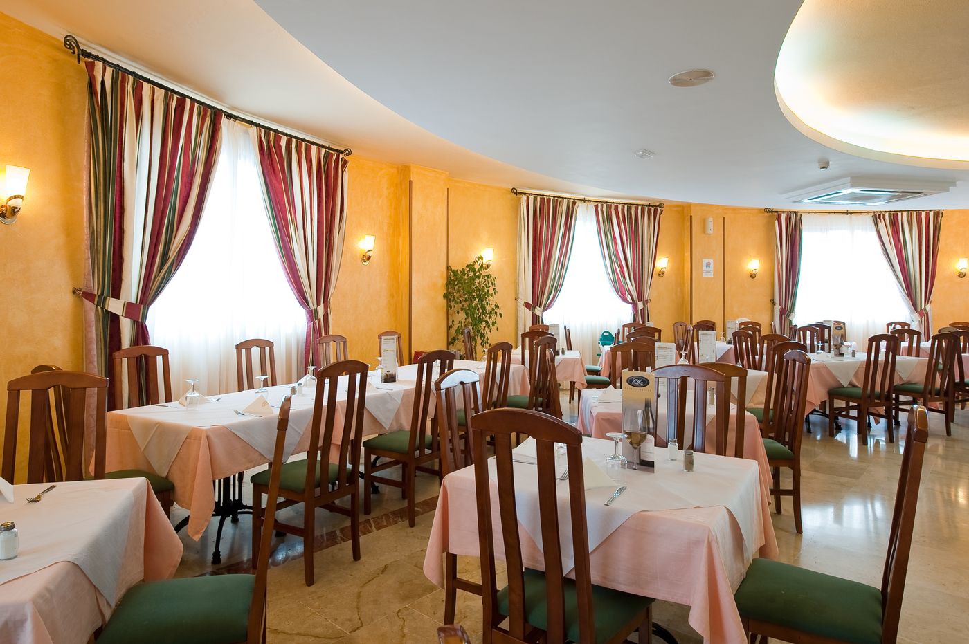 Elba Lucia Sport & Suite Hotel