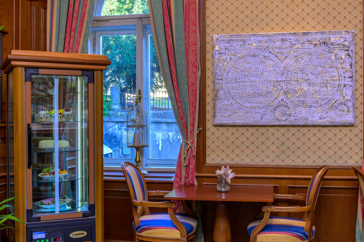 Hotel-Kinsky-Fountain-Bar-52