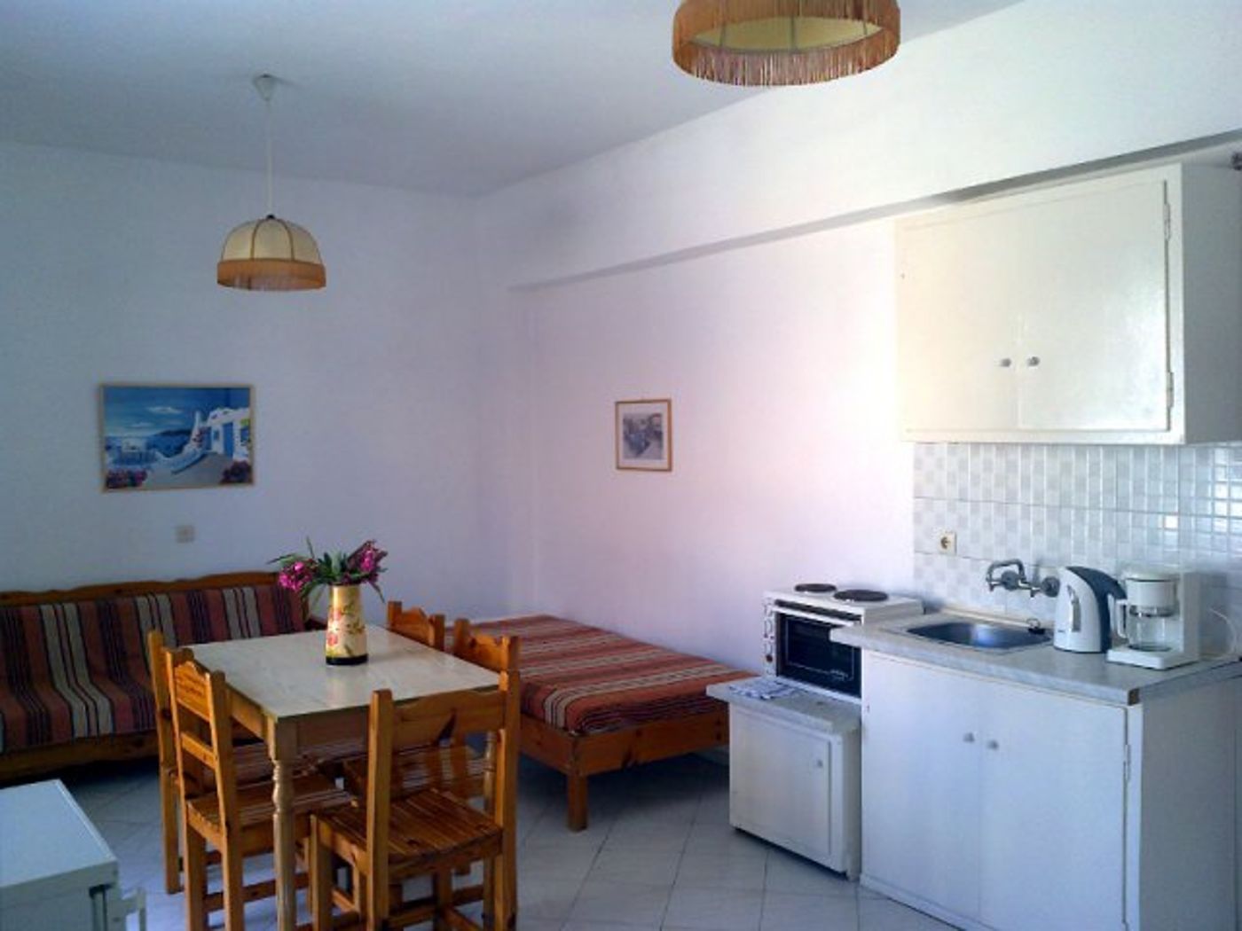 Beachfront Salvanos Apartments