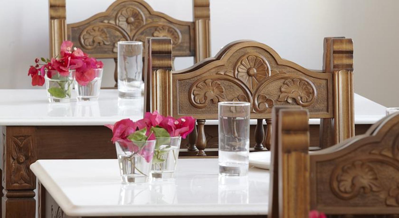 Nikolas-Restaurant-12