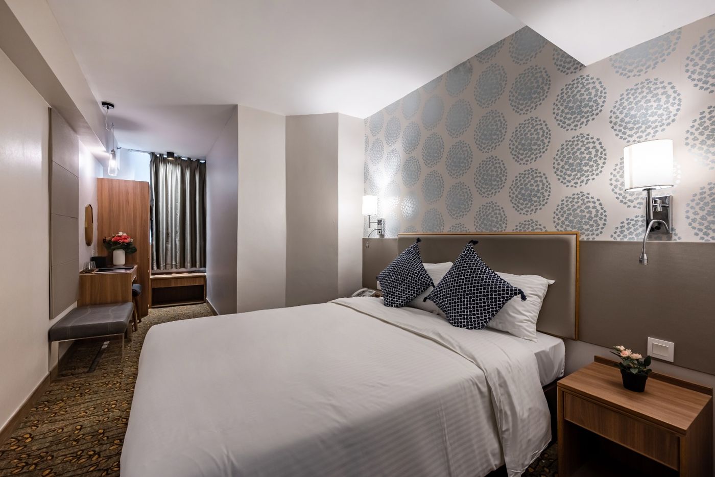 Lander-Grand-Hotel-Room-5