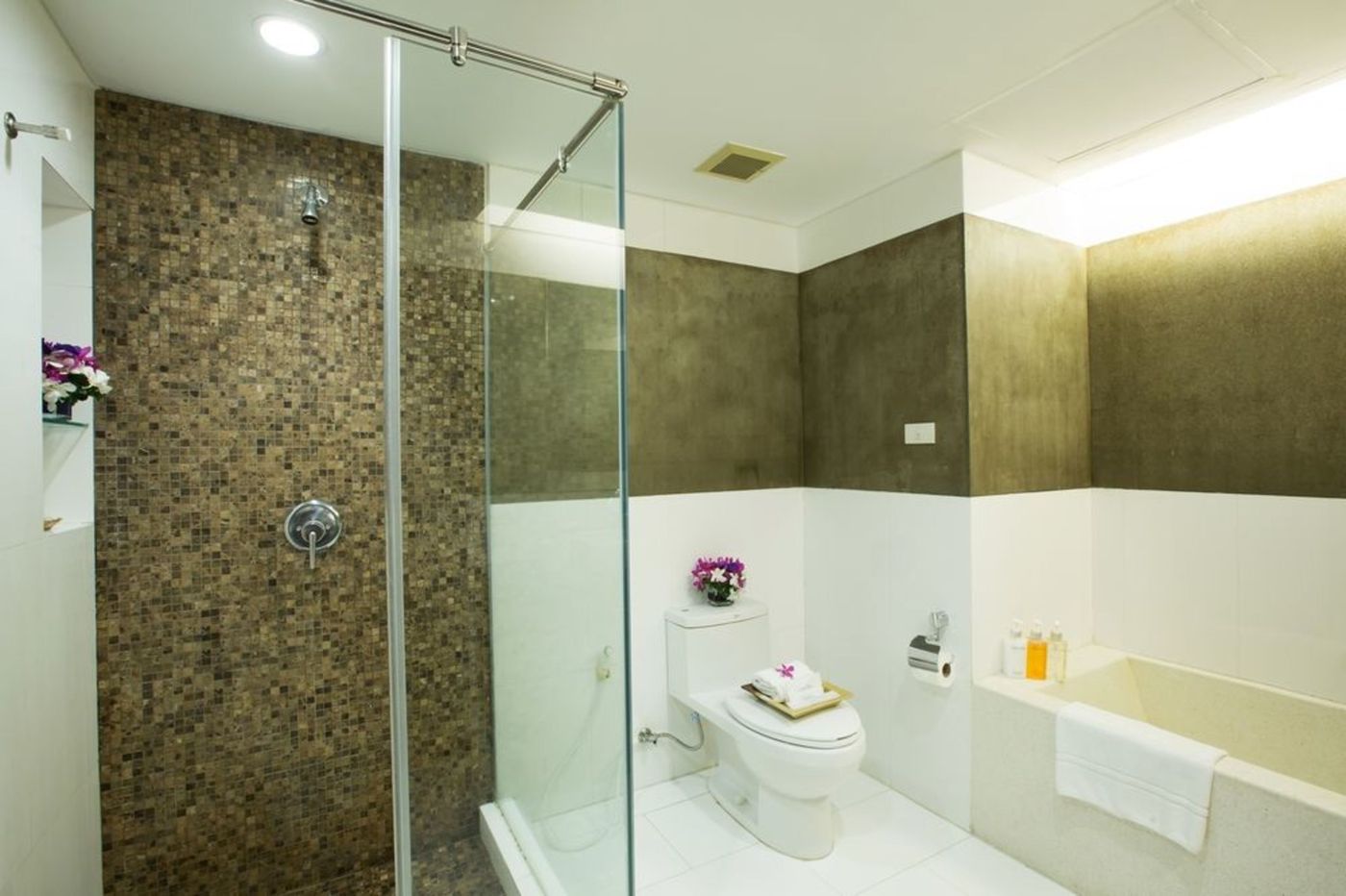 Centre-Point-Plus-Hotel-Pratunam-Room-49