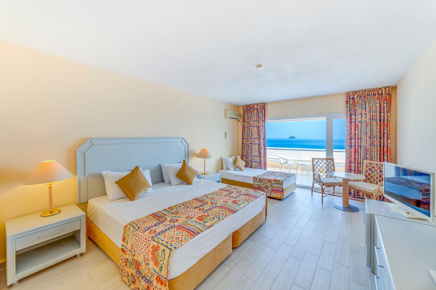 Grand-Blue-Sky-International-Room-20