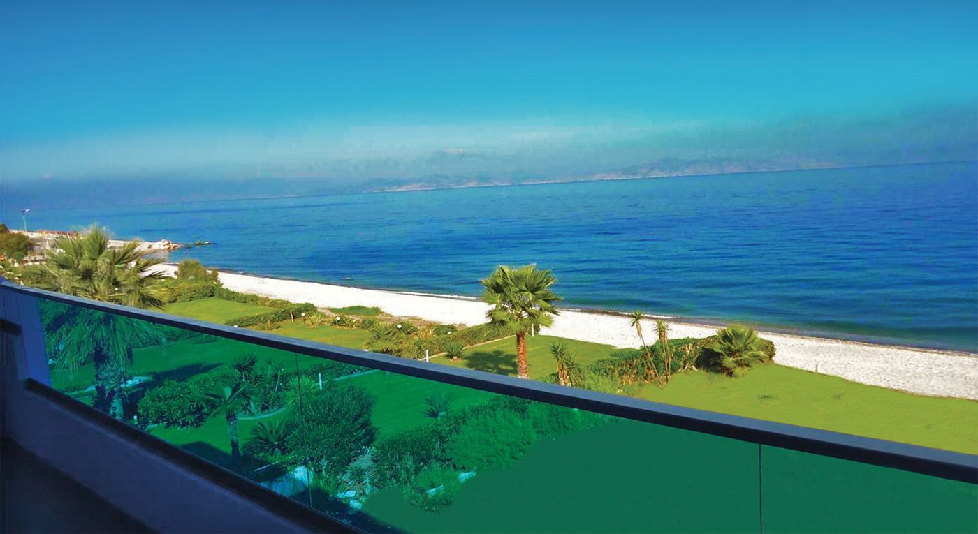 Area-Blue-Beach-Apartment-Room-21