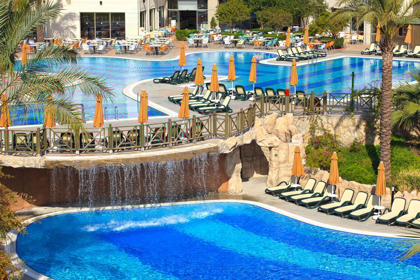 Novum-Garden-Side-Hotel-Pool-4