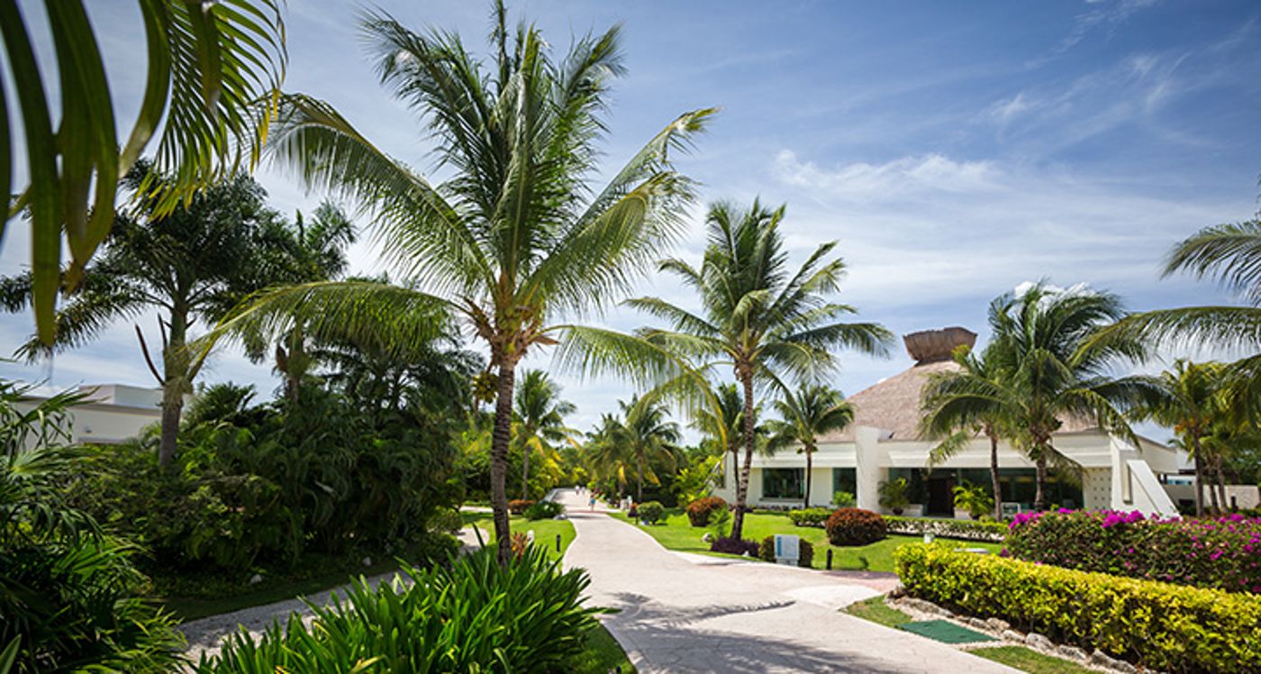 Bluebay Grand Esmeralda