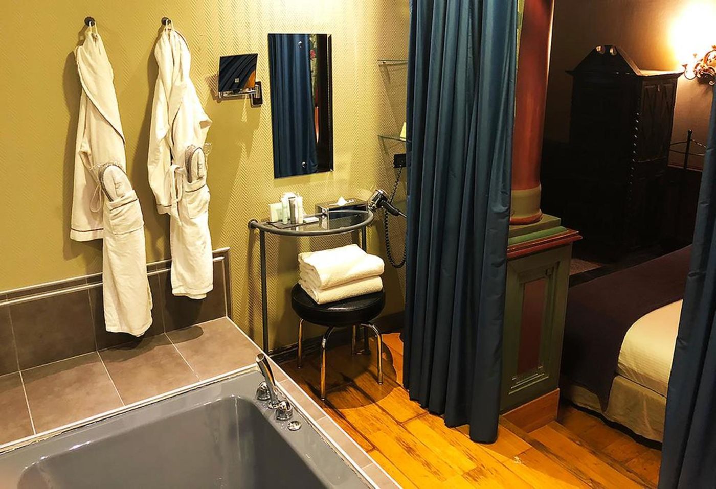 Cour des Loges Lyon, a Radisson Collection Hotel - France - LYON - Room - 1