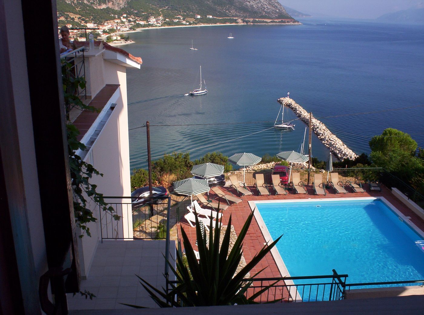 Hotel-Oceanis-Poros-Pool-3
