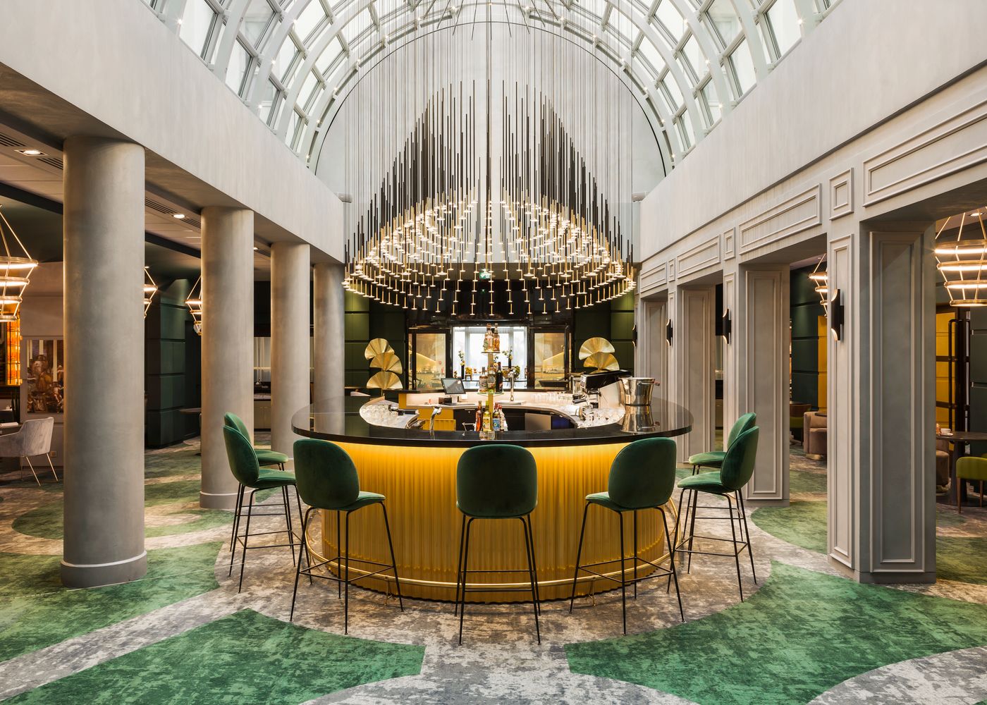 Le-Louis-Versailles-Chateau-Bar-6