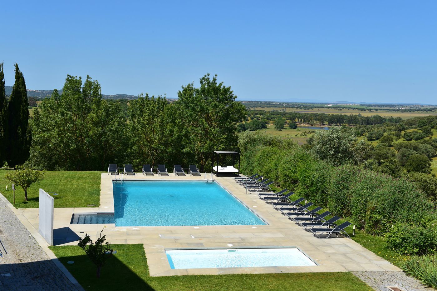 Pousada-Convento-de-Arraiolos-Pool-39
