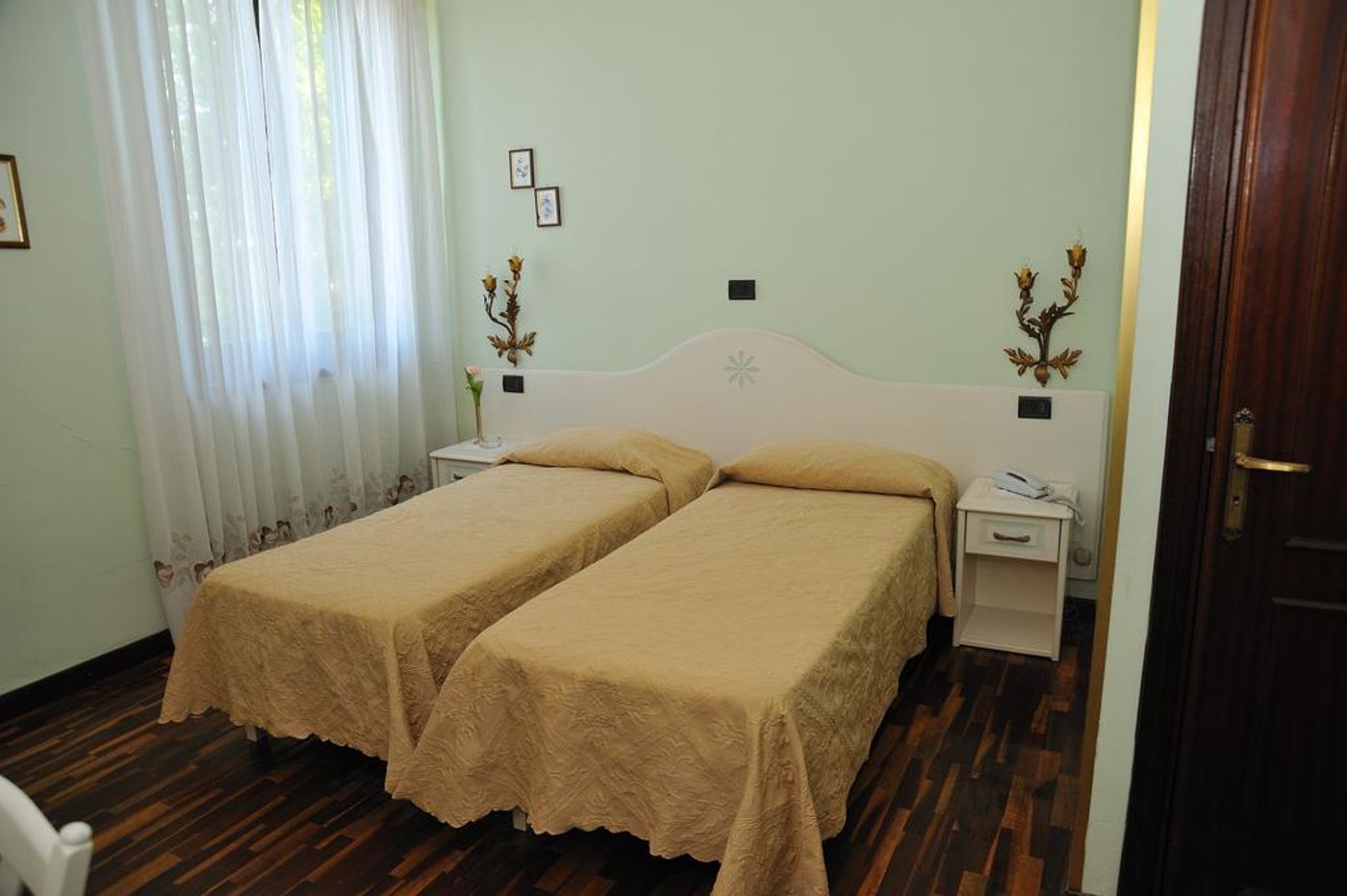 Savona-Room-9